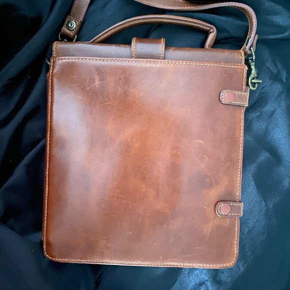 Wilsons Leather Tan Crossbody Bag (briefcase) - Picture 7 of 16